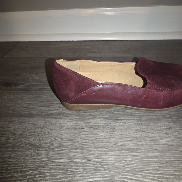 NWT- Dansko Elegant Burgundy Loafers for Women - Picture 6 of 9